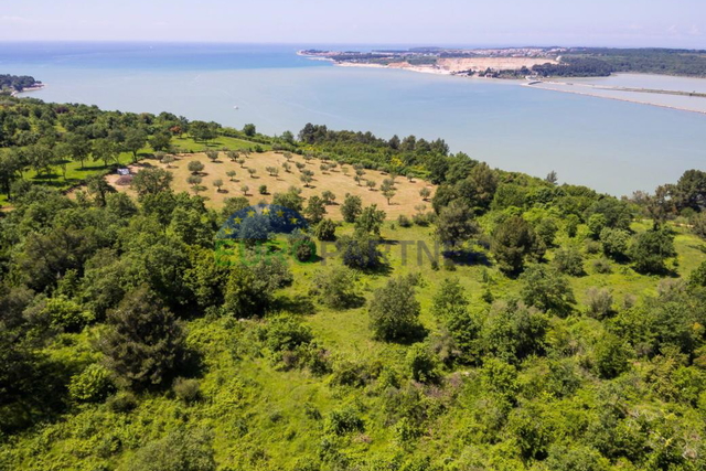 Predivno građevinsko zemljište sa pogledom na more